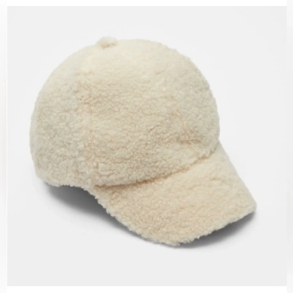 Zara Cozy Beige Neutral Teddy Fleece Sherpa Casual Cool Streetwear Cap Hat